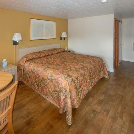 Budget Inn Watkins Glen Εξωτερικό φωτογραφία