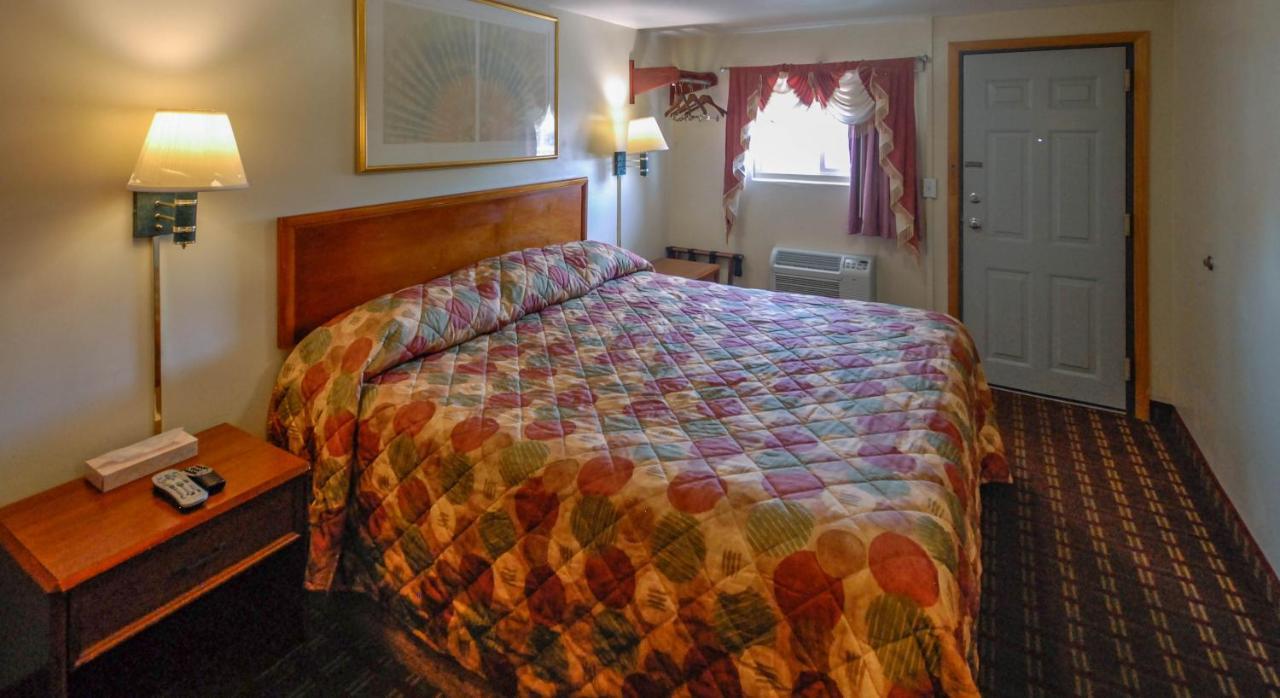 Budget Inn Watkins Glen Εξωτερικό φωτογραφία
