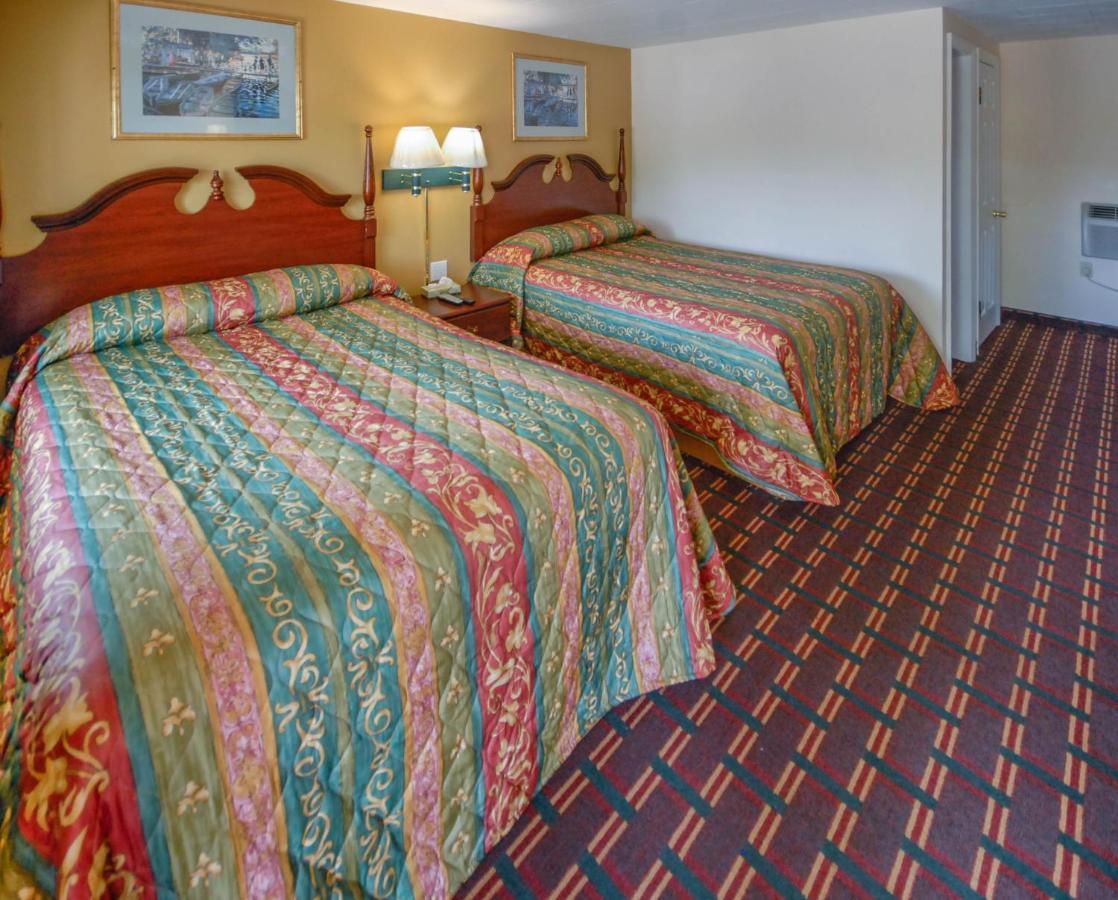 Budget Inn Watkins Glen Εξωτερικό φωτογραφία
