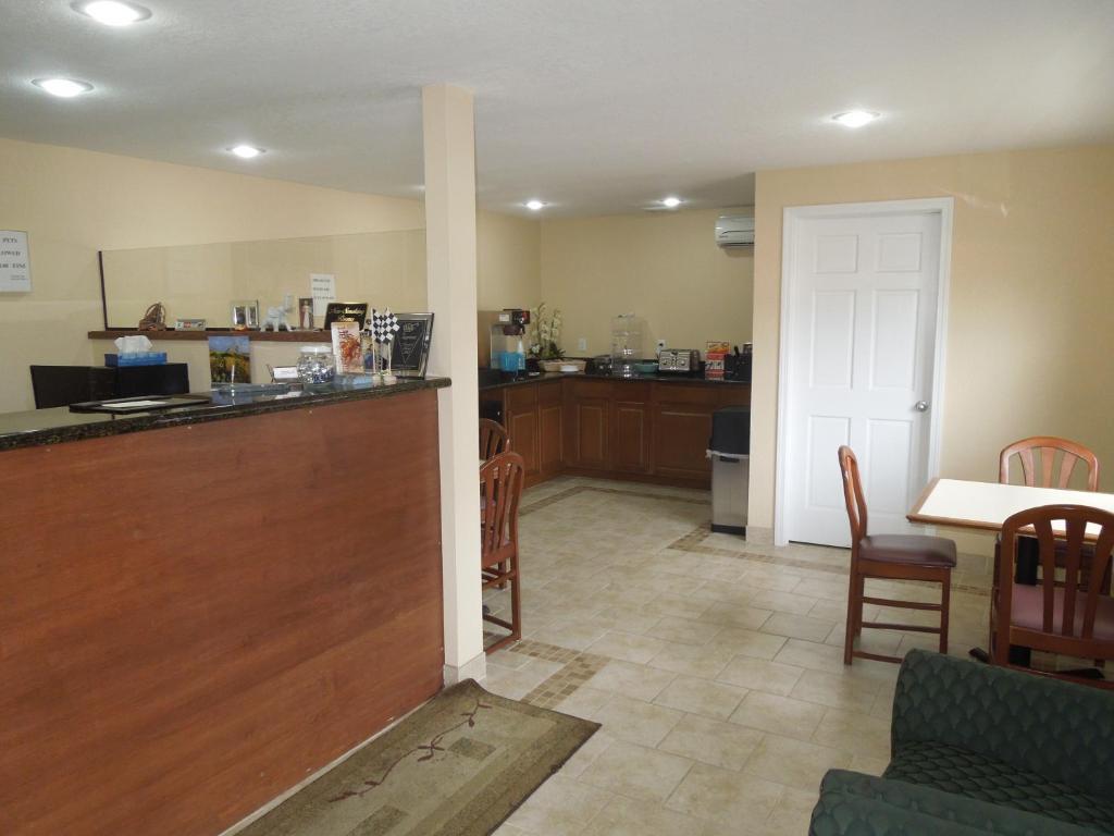 Budget Inn Watkins Glen Εξωτερικό φωτογραφία